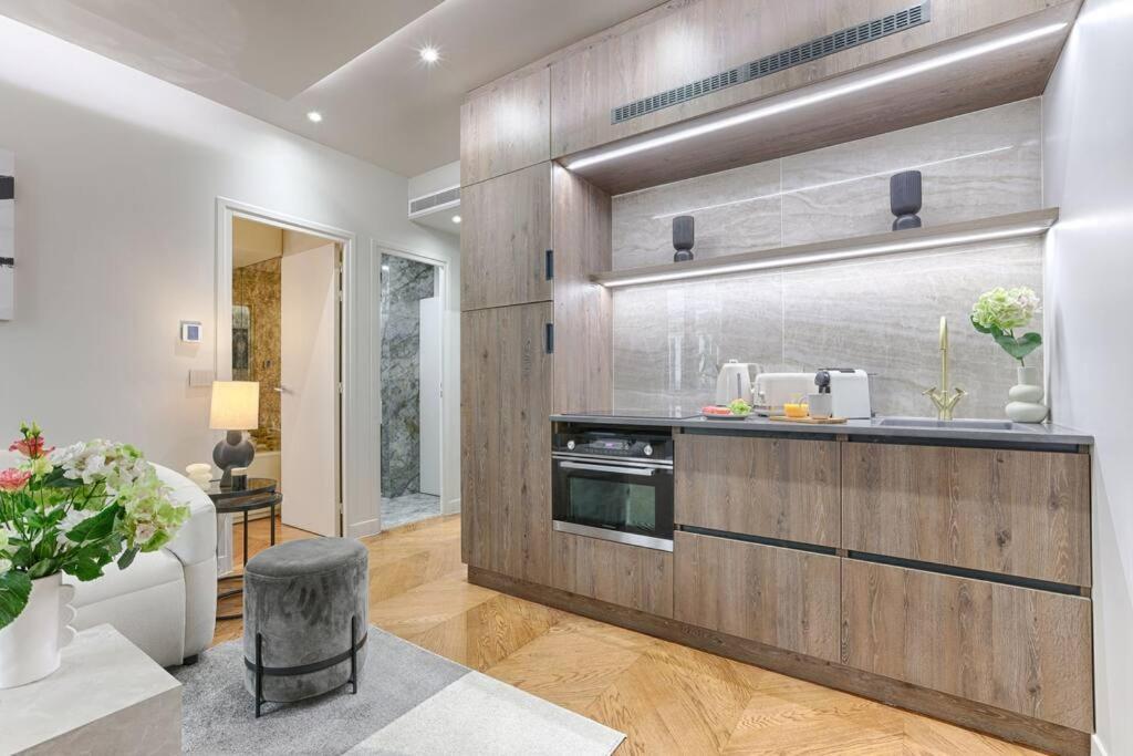 Apartment Mykeypers Great Luxury Flat 1br/4p - Champs Elysees