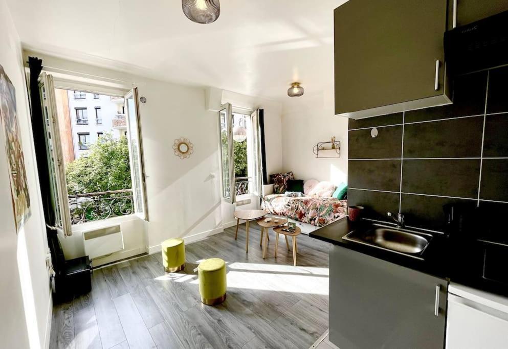 Charming Bright Sunny Near Canal St Martin Apartment Paris