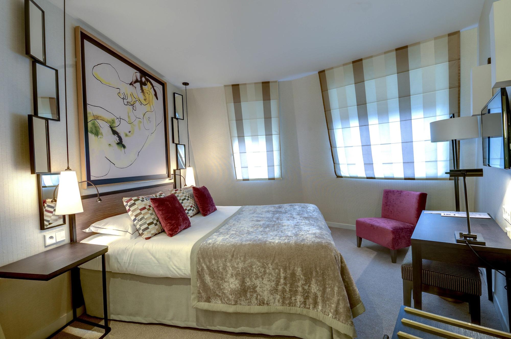 Hotel Balmoral Champs Elysees 4*