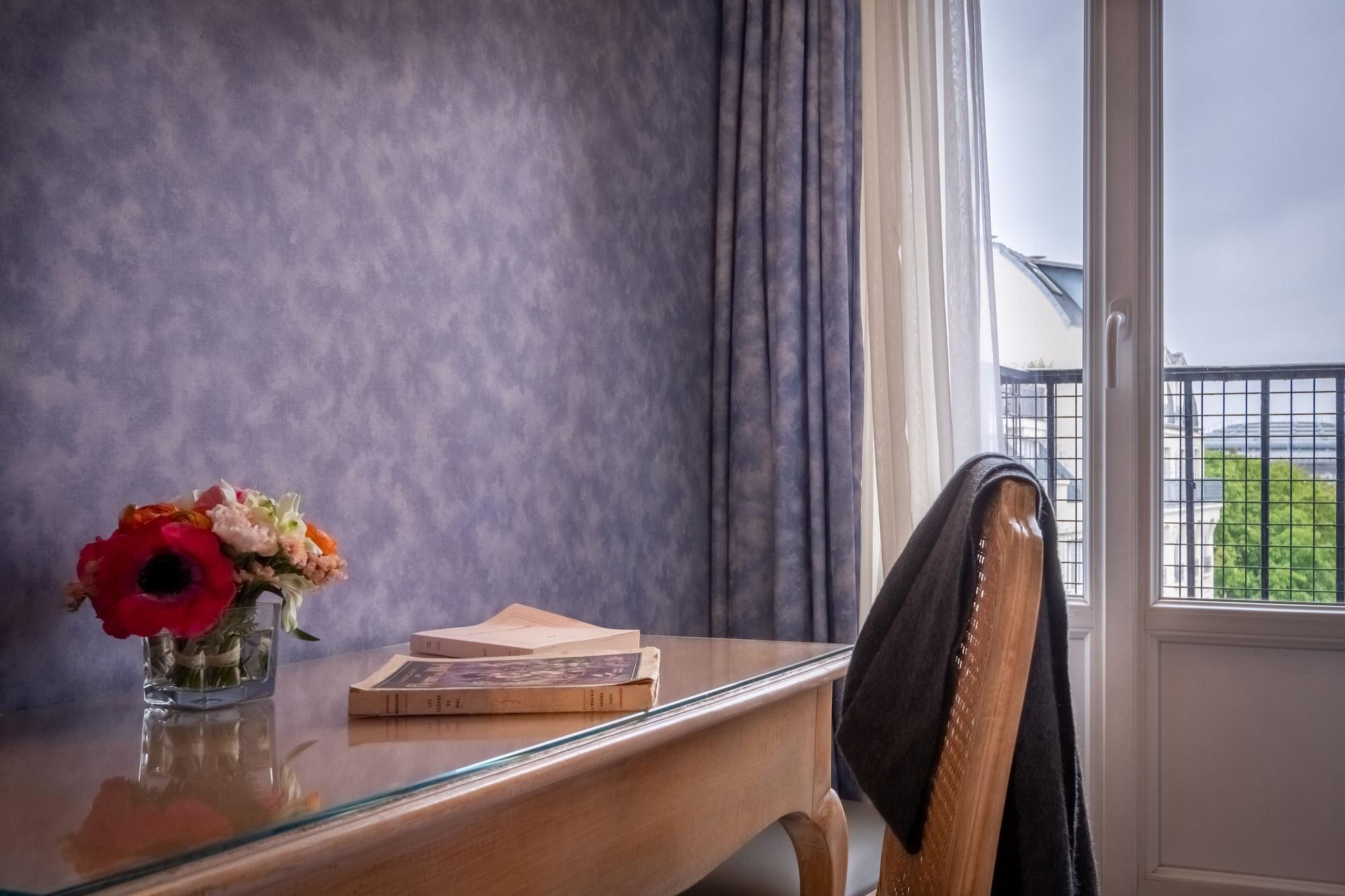 Hotel Baudelaire Opera