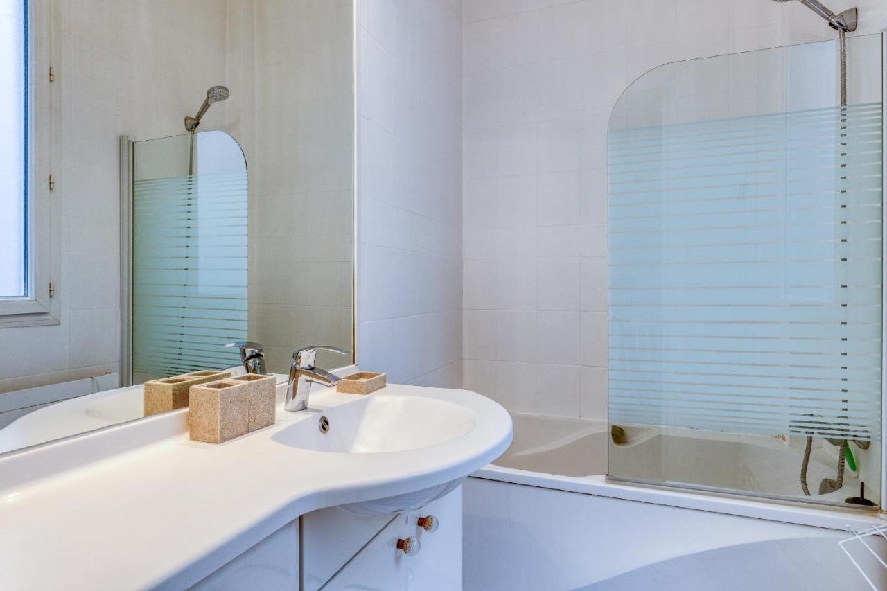 Bed & Breakfast Dans Les Arbres A Montmartre Paris
