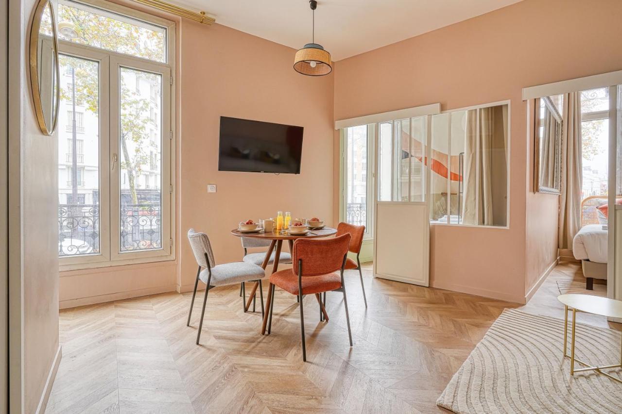 Appartement Place Du Marechal Juin - Gourgaud Paris