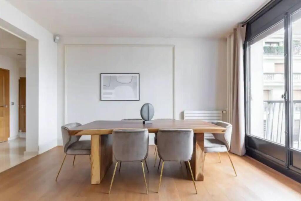 Avenue Montaigne Luxury Apartment 2Br 4P Appartement