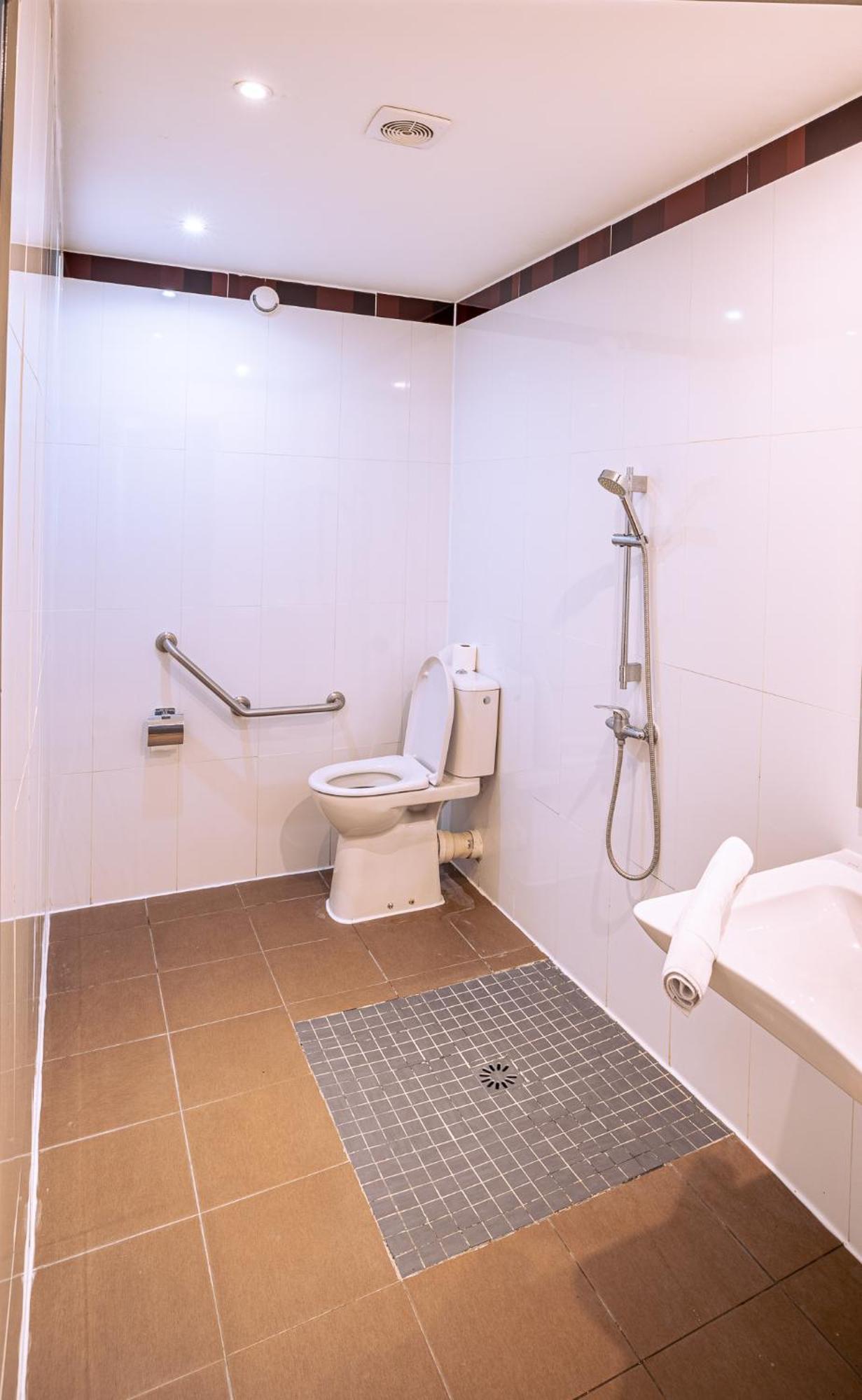 Aix Europe Hotel 2*