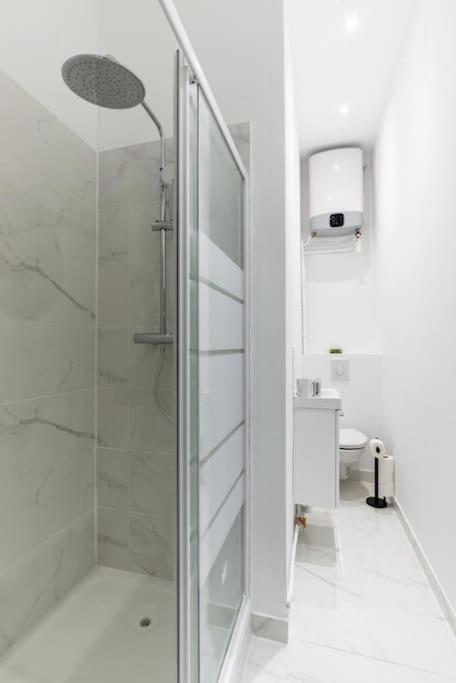 Apartment Jouffroy D'abbans/batignolles Charming Studio 4p