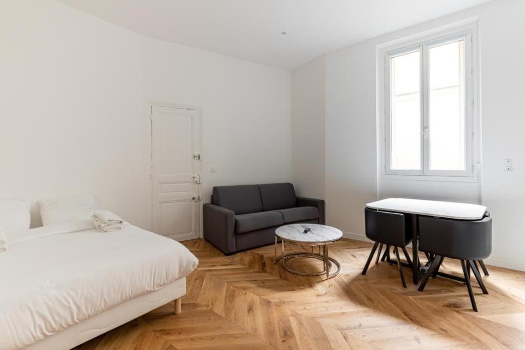Apartment Jouffroy D'abbans/batignolles Charming Studio 4p *