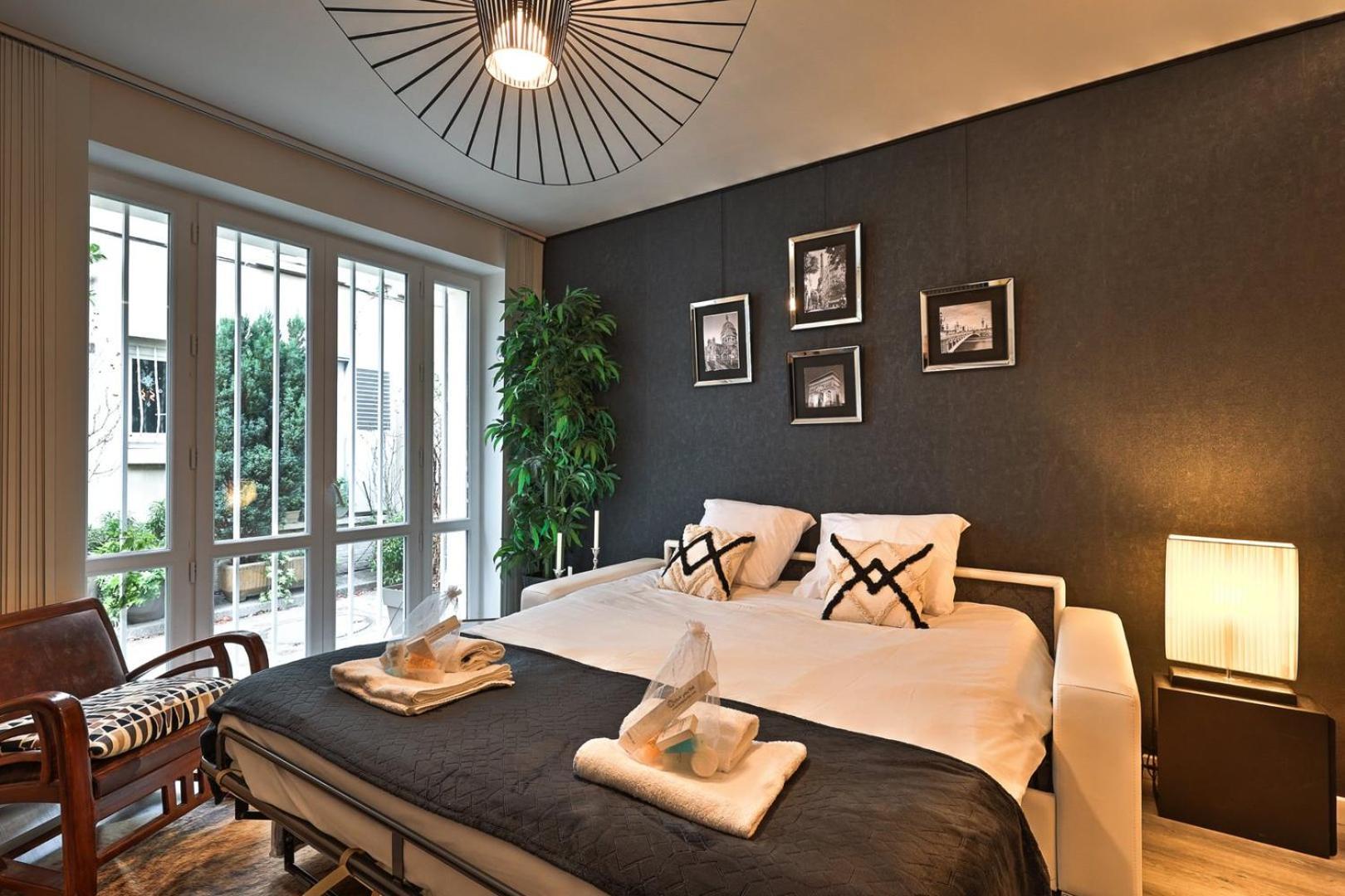 664 Deligny - Superb In Paris
