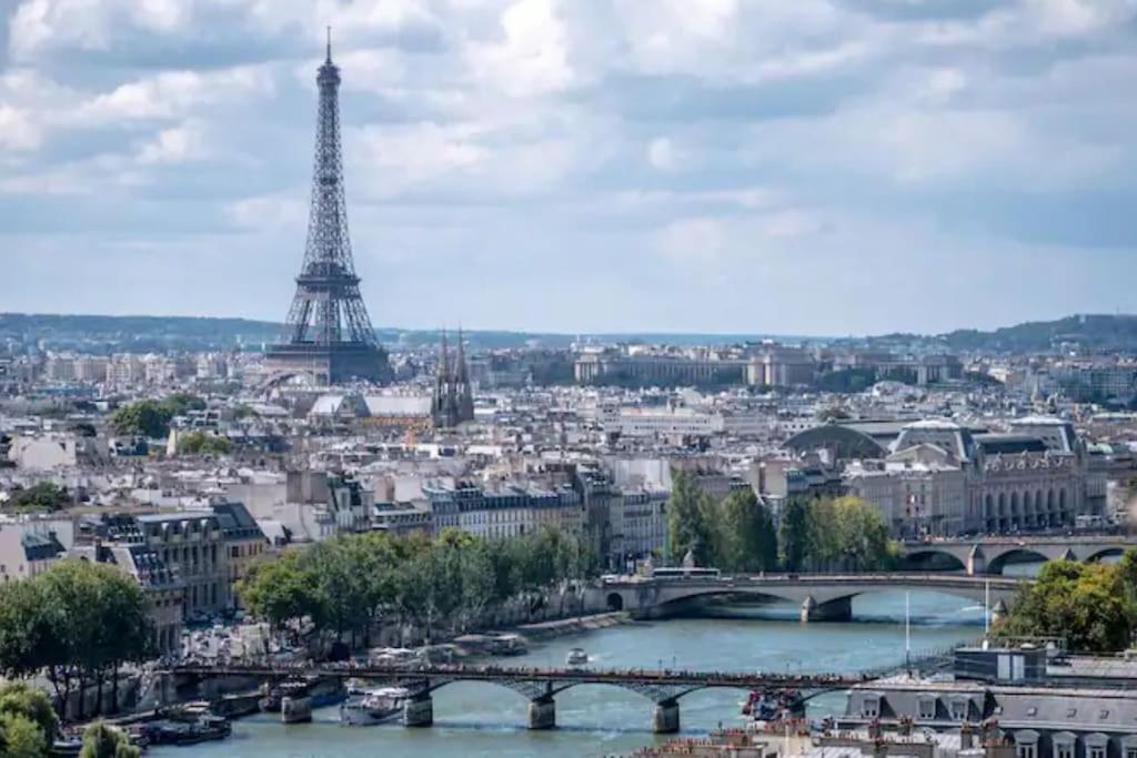 A Cote Tour Eiffel Apartment