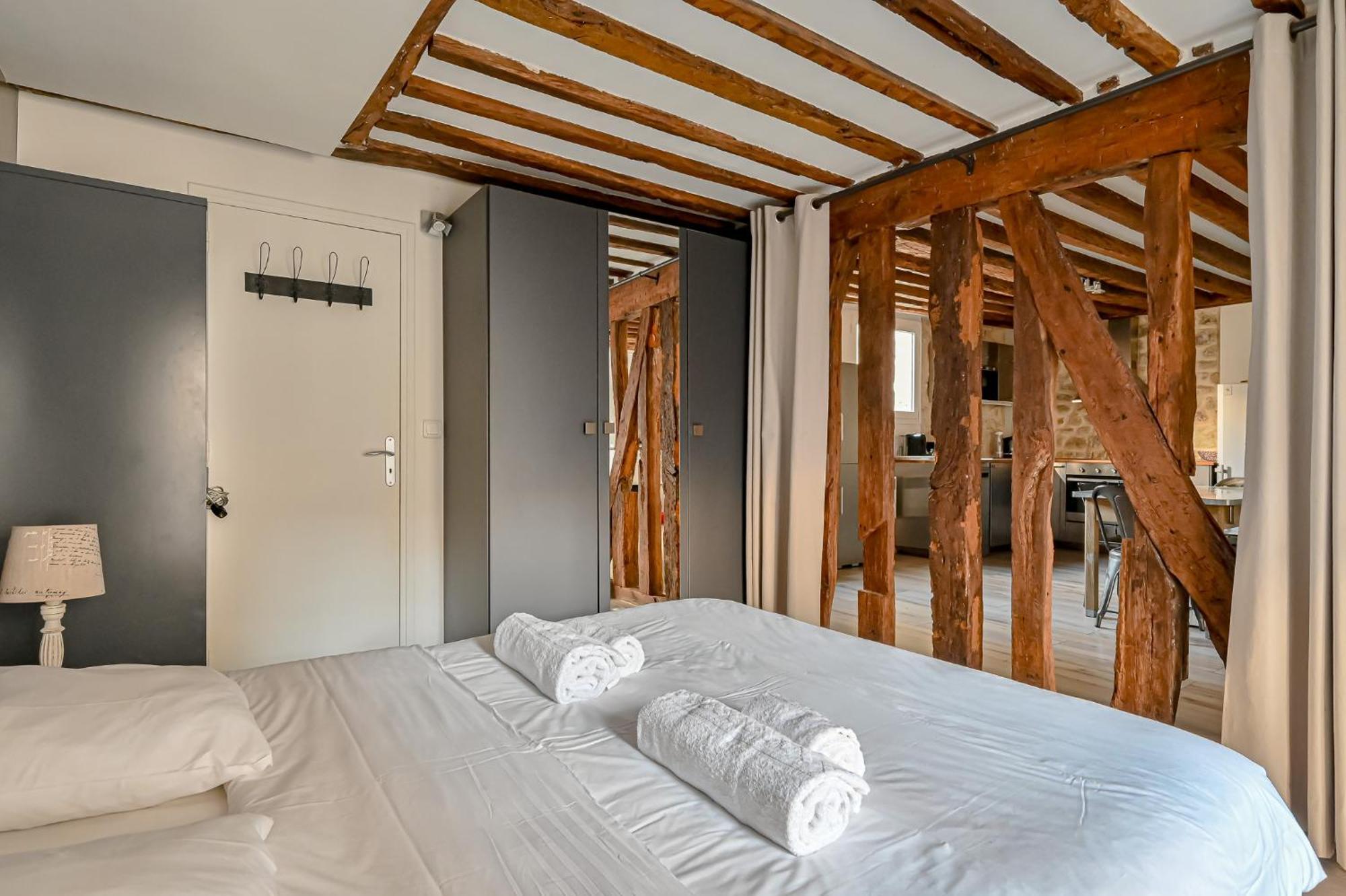 Apartment Grand 2 Pieces Typique Du Marais