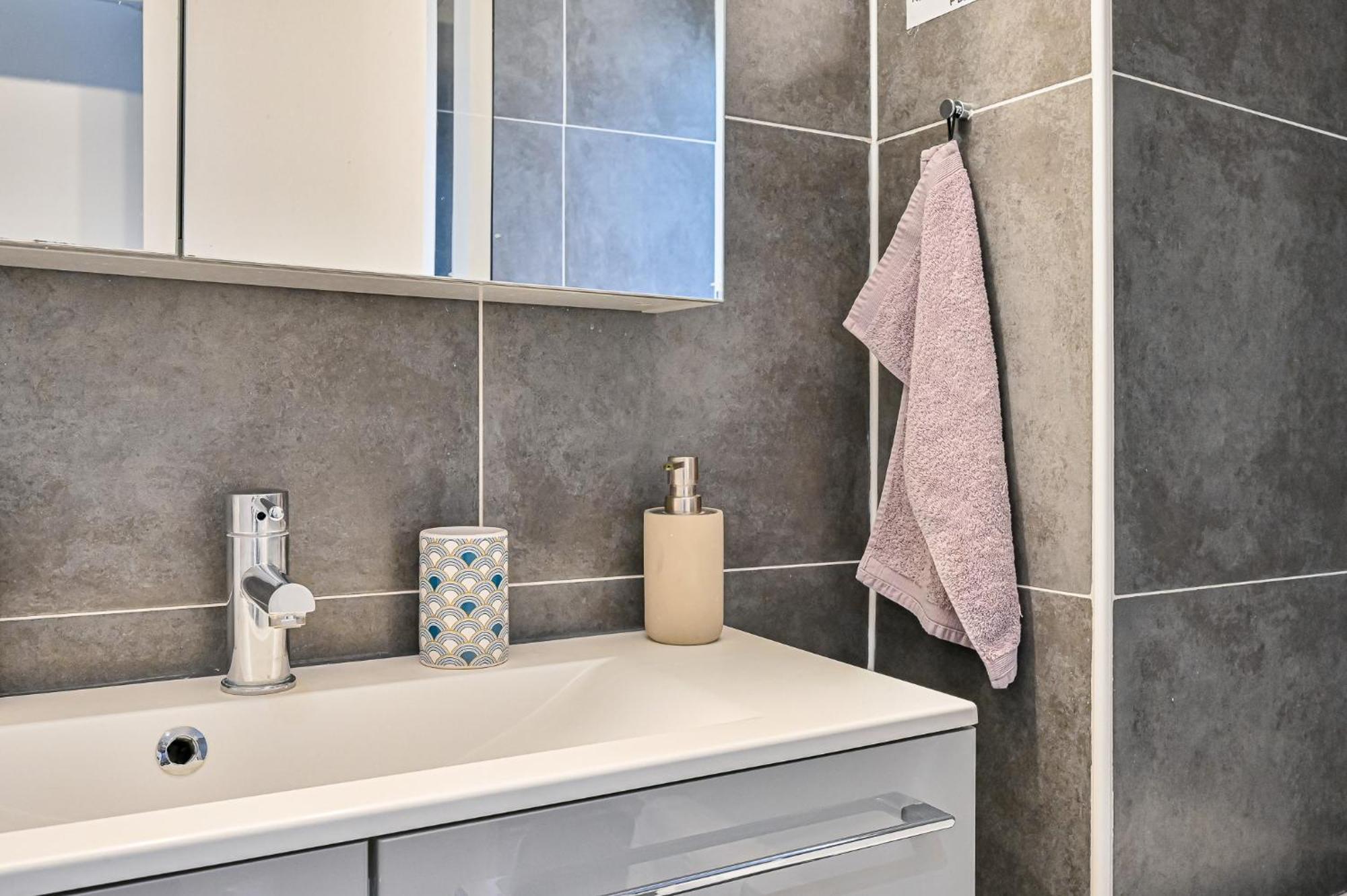 Apartment Grand 2 Pieces Typique Du Marais *