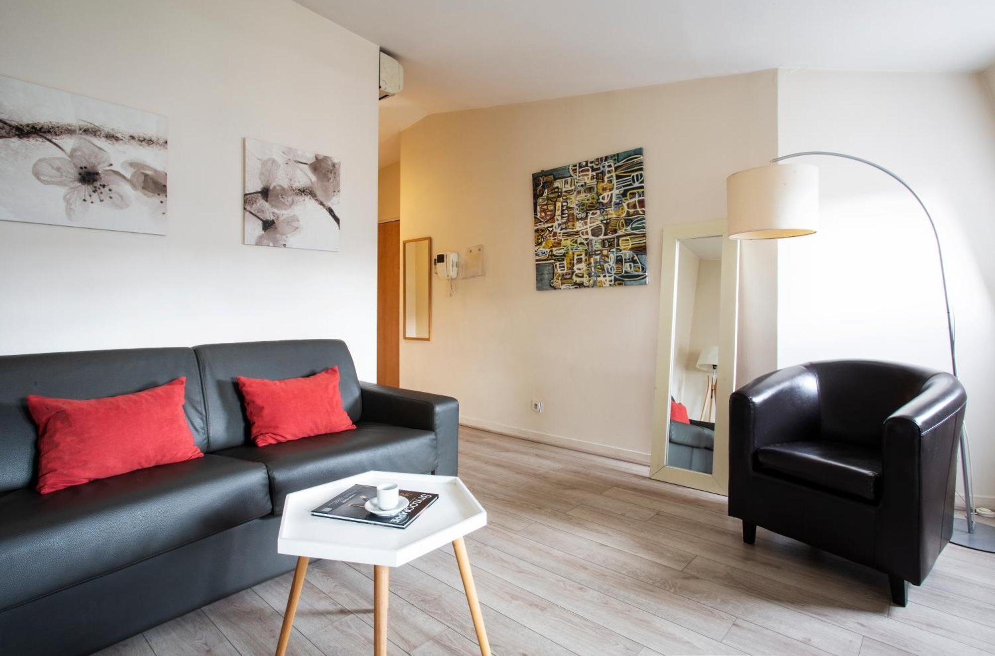 Apartment Place De L'etoile, Wagram With Ac