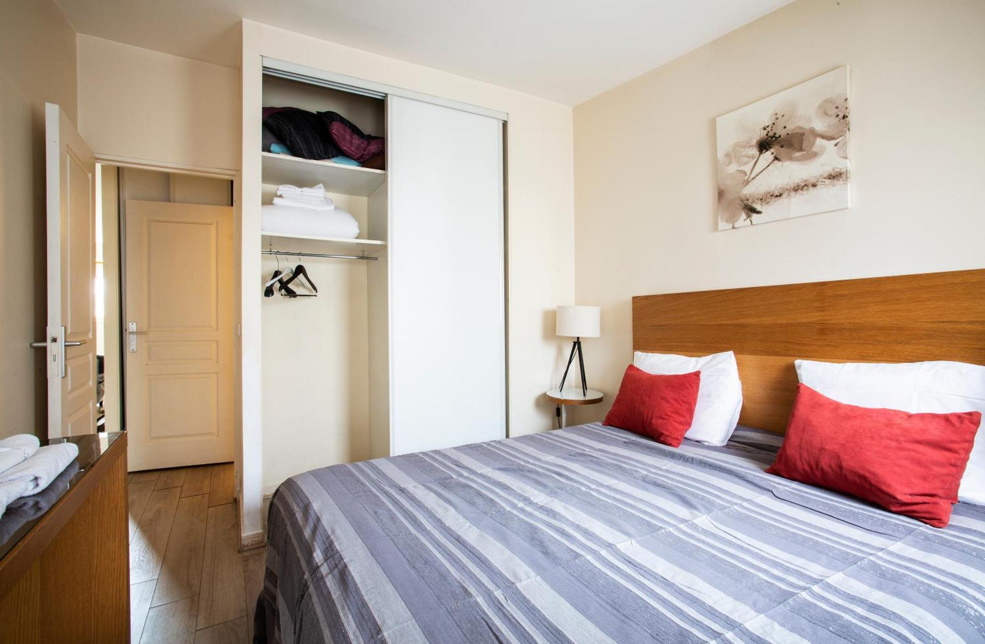 Place De L'etoile, Wagram With Ac Apartment *
