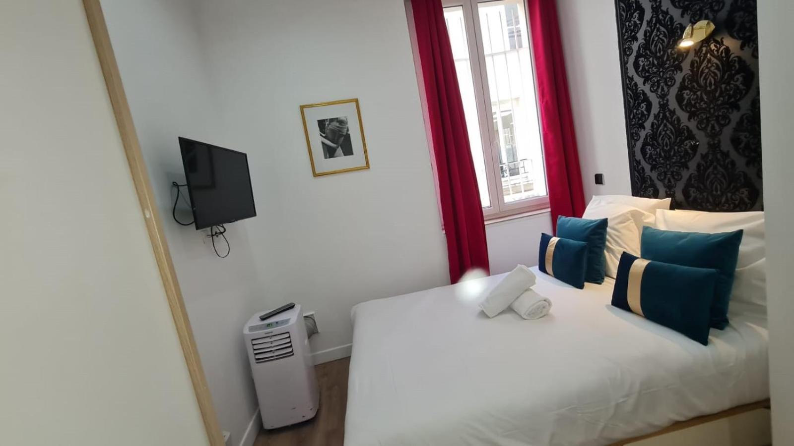 Apartment 32 Atelier Fashion Paris