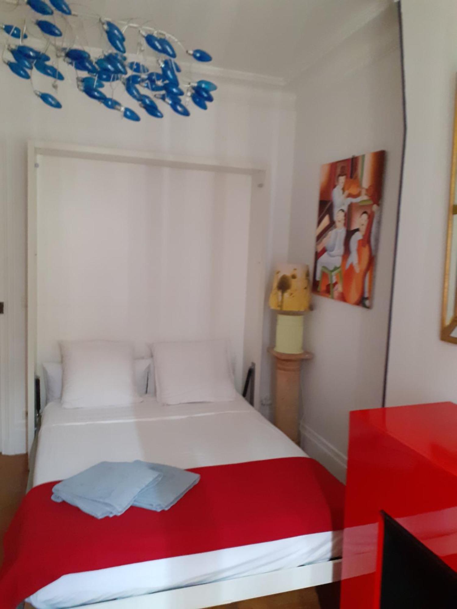 Bed & Breakfast Centre *