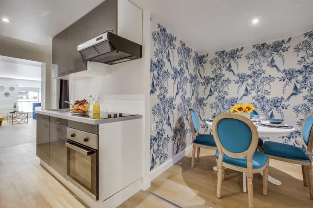 Modern French Studio Charm In The City Apartment *