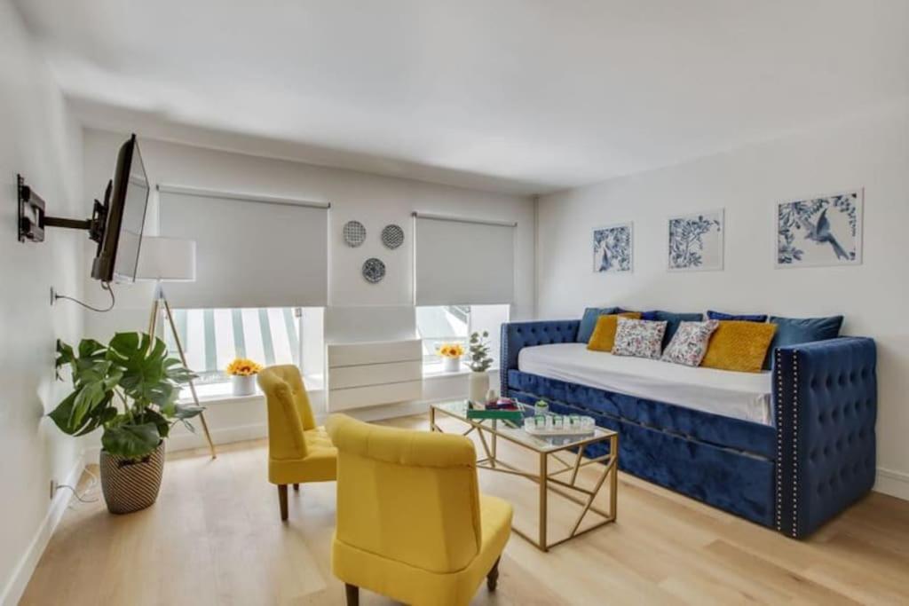 Modern French Studio Charm In The City Apartment