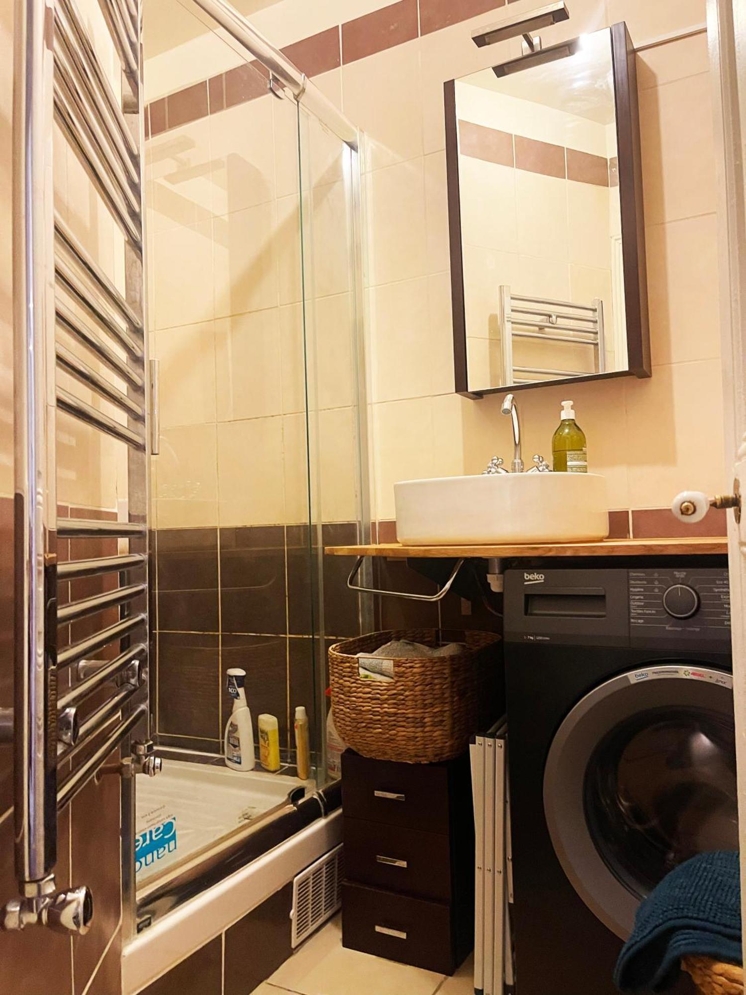 Flat In Montmartre/abbesses Paris