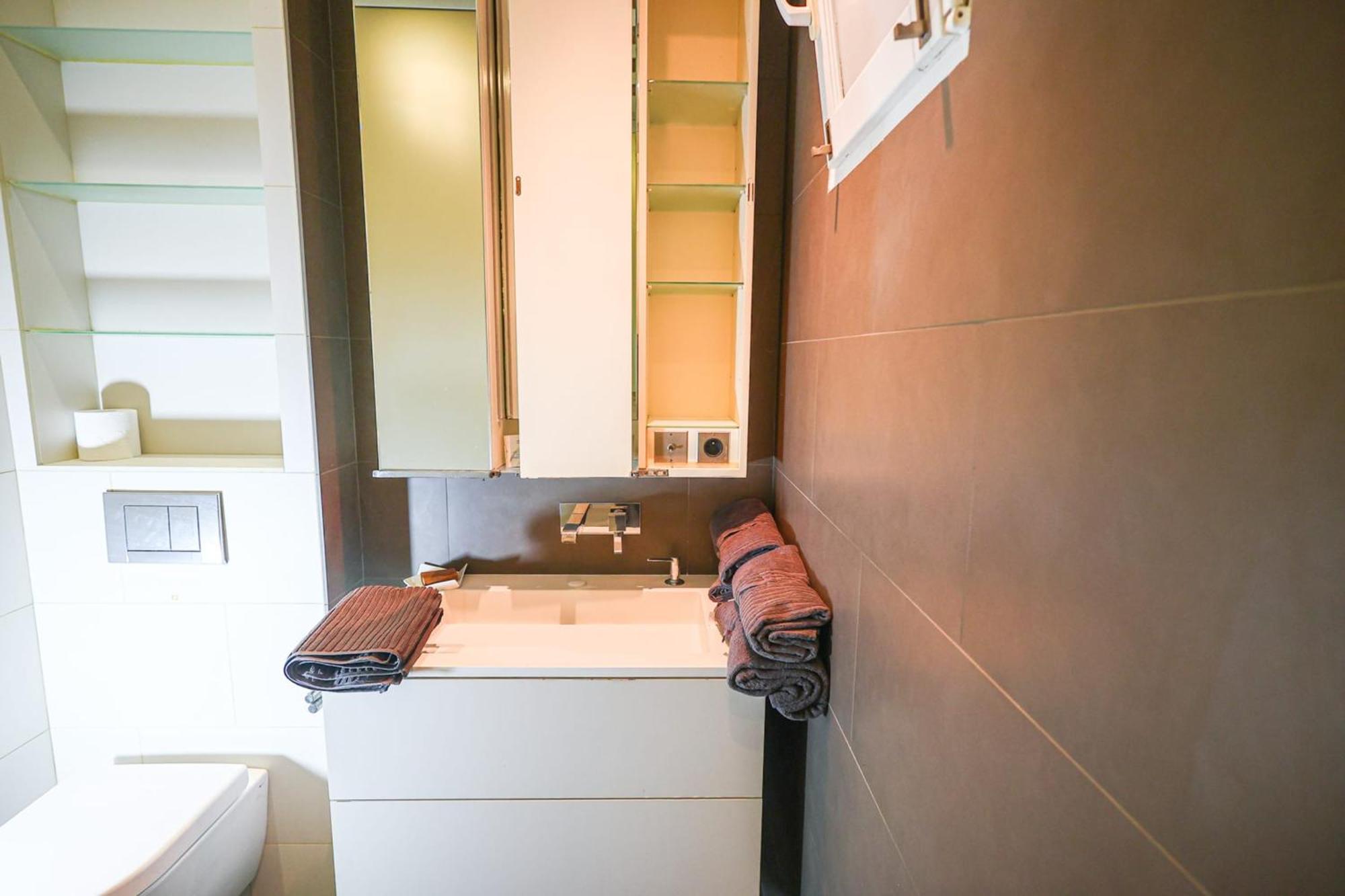 Appartement Elegant Climatise De 65 M2 Avec 2 Ch *