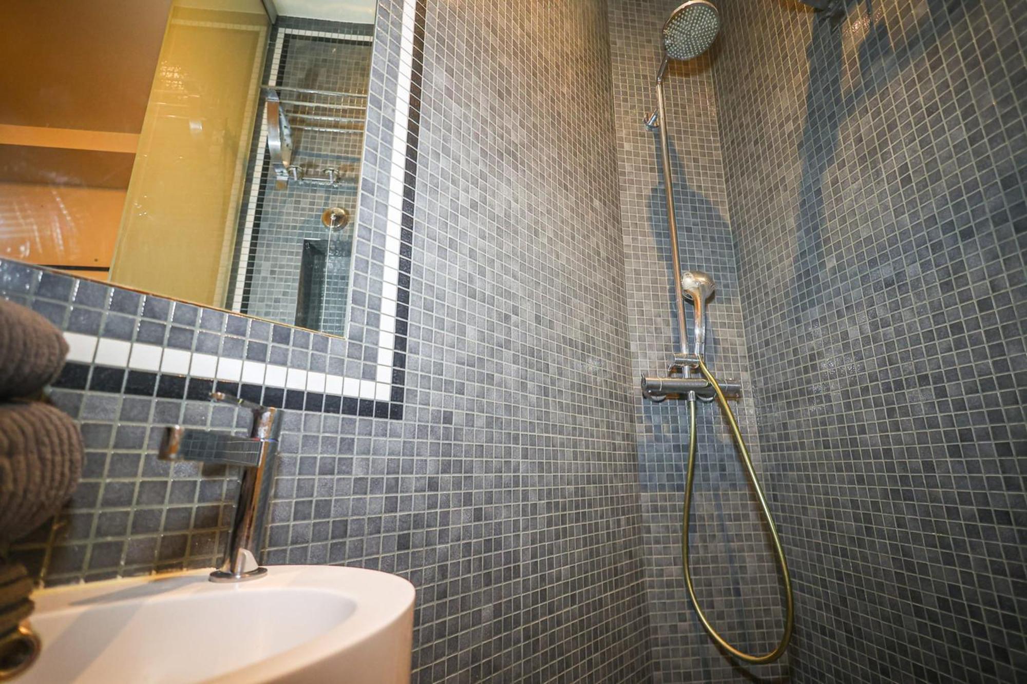 Appartement Elegant Climatise De 65 M2 Avec 2 Ch *