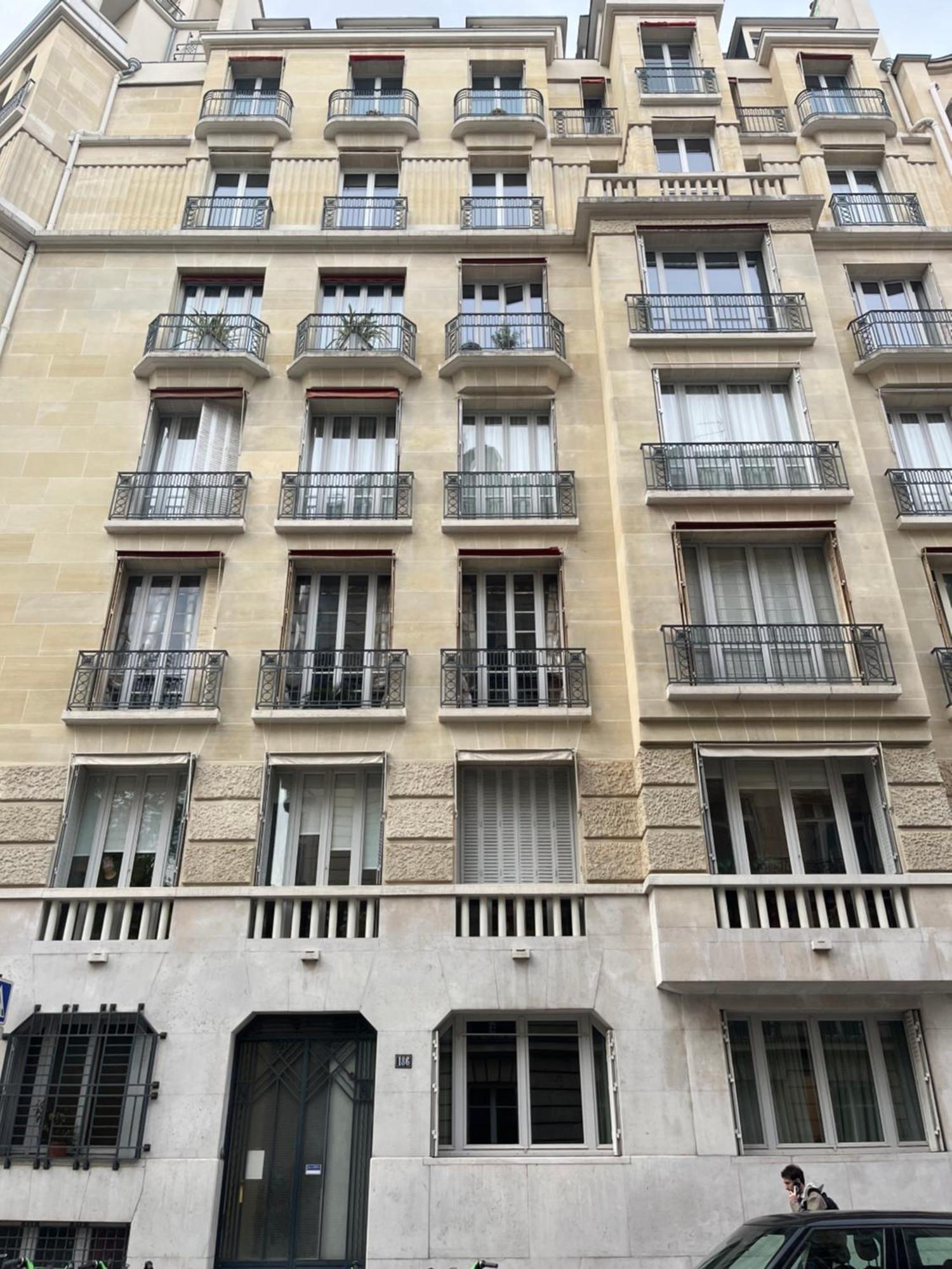 Eiffel House *