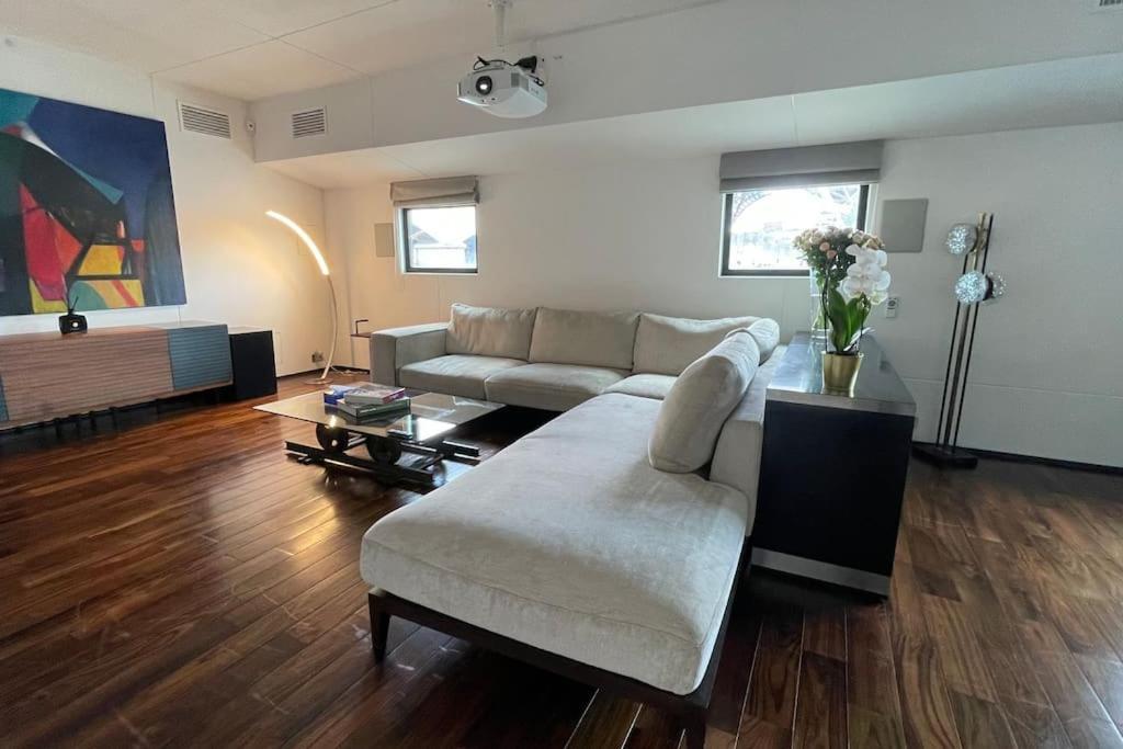 Apartamento Mind-blowing Eiffel Tower Houseboat Paris