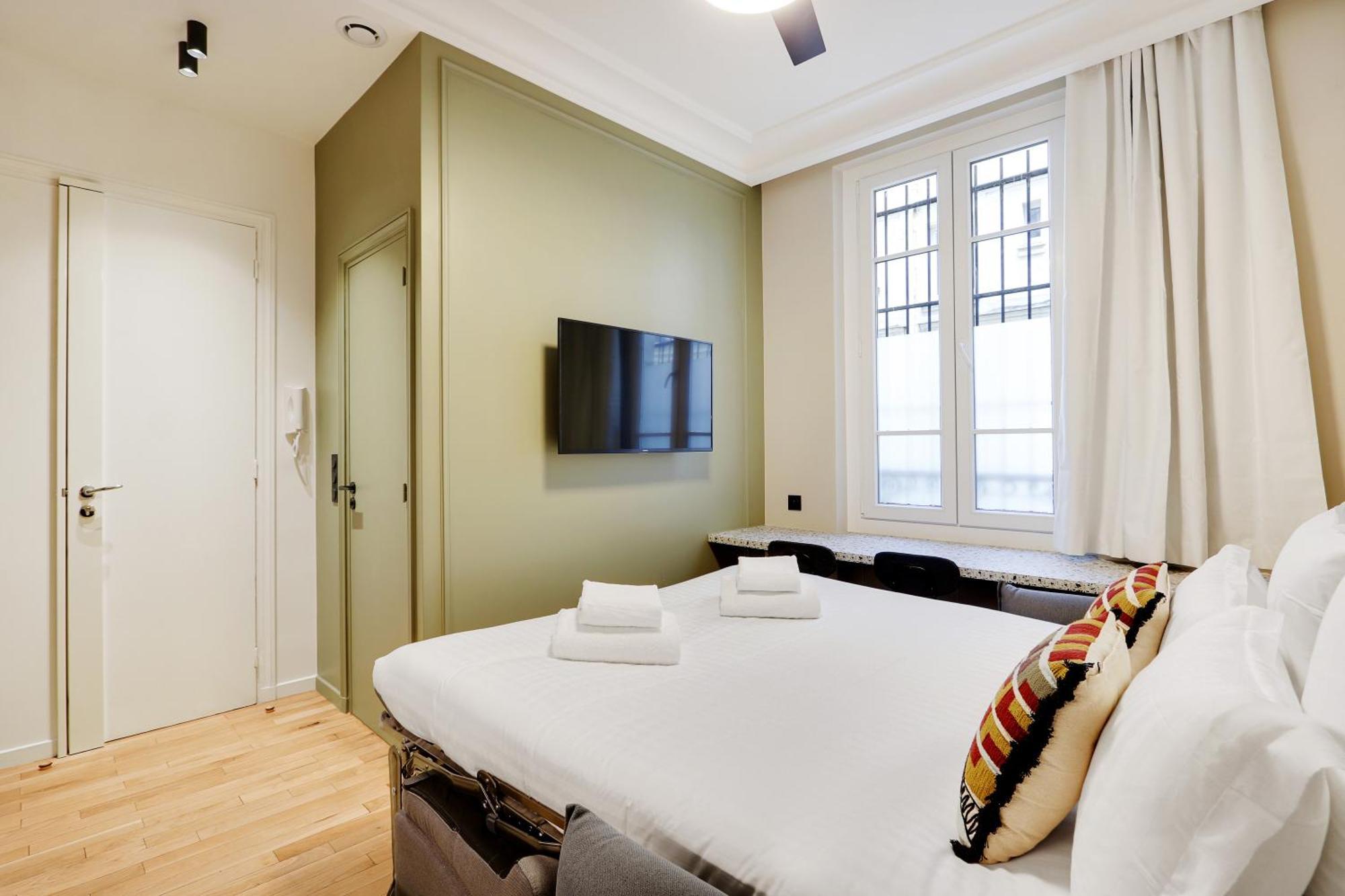 Pick A Flat's In Montmartre - Rue Marcadet * Paris
