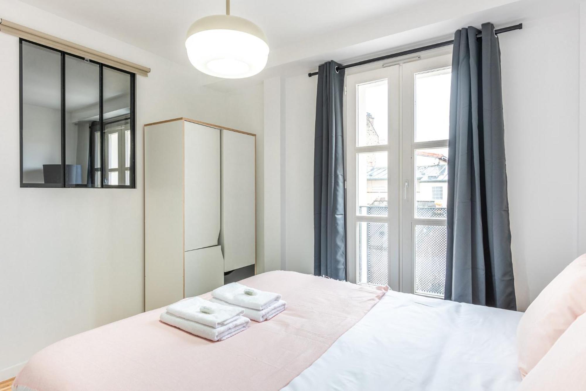 Apartment Design - 6 Guests - Buttes Chaumont