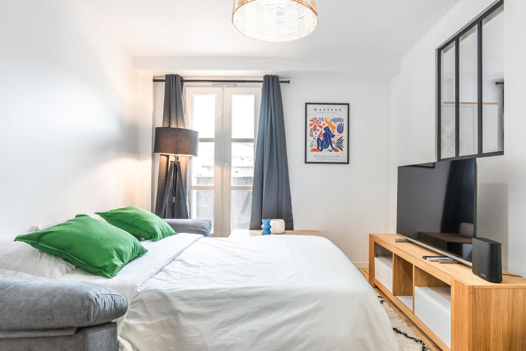 Design - 6 Guests - Buttes Chaumont Apartment
