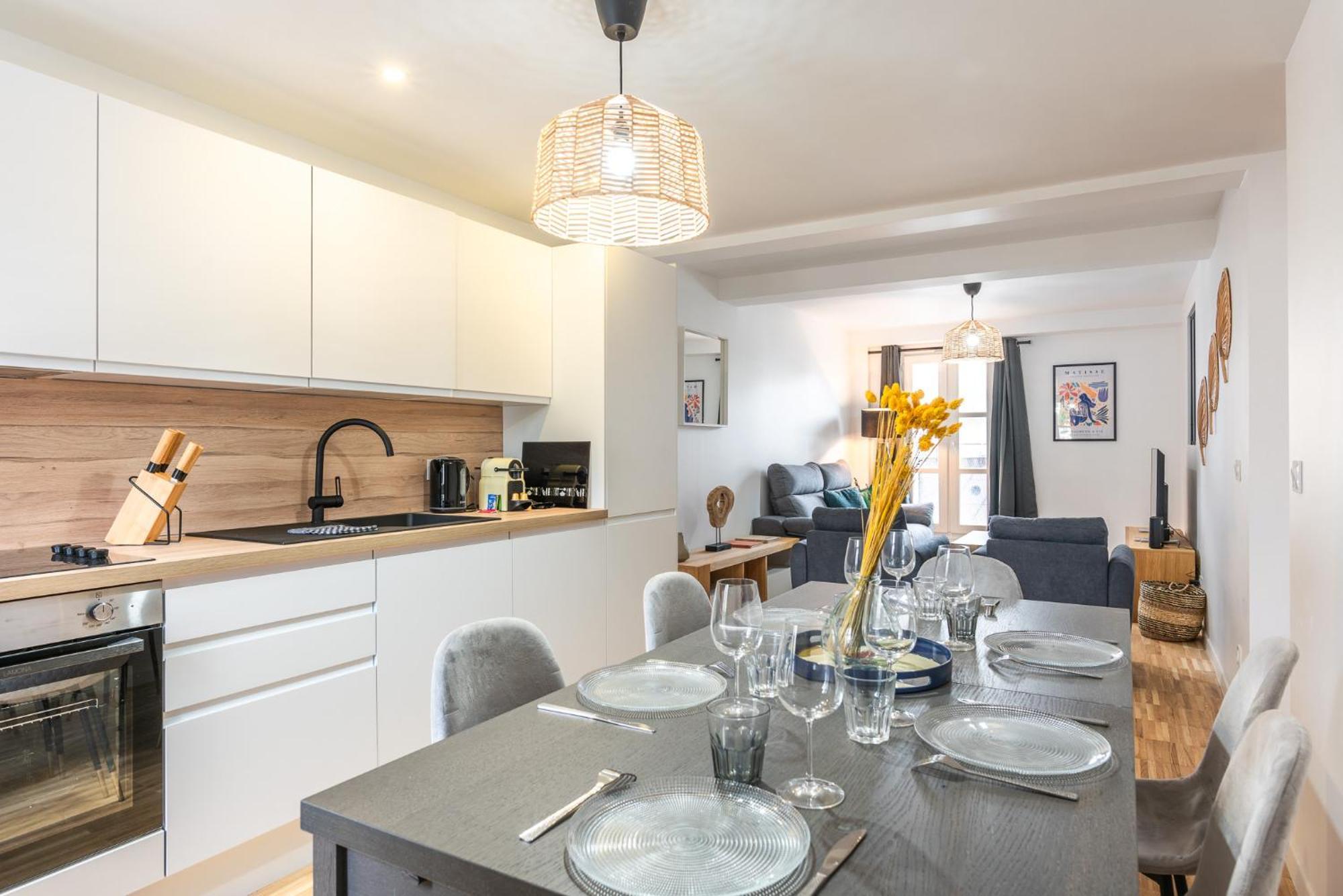 Design - 6 Guests - Buttes Chaumont Apartment *
