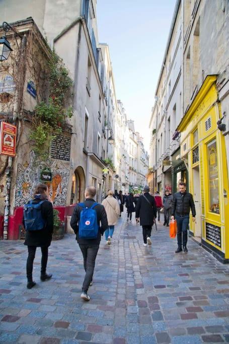 Apartment Charming Rue Des Rosiers Paris
