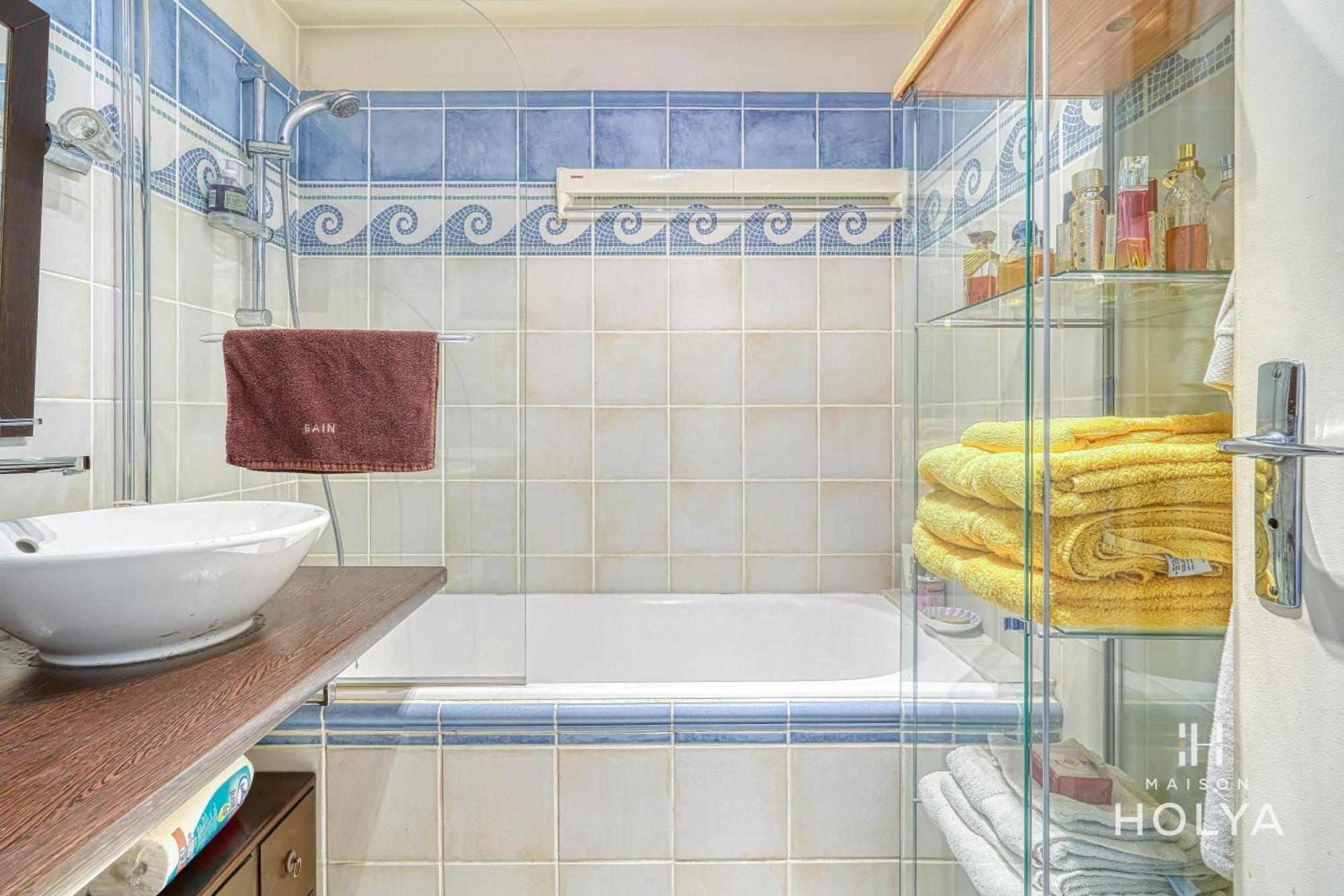 Charmante Chambre Avec Sdb - Quartier Brochant - 89c Homestay *