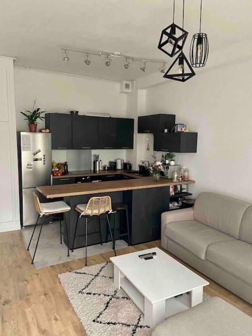 Apartment Un Petit Cocon En Plein Coeur Du 11eme *