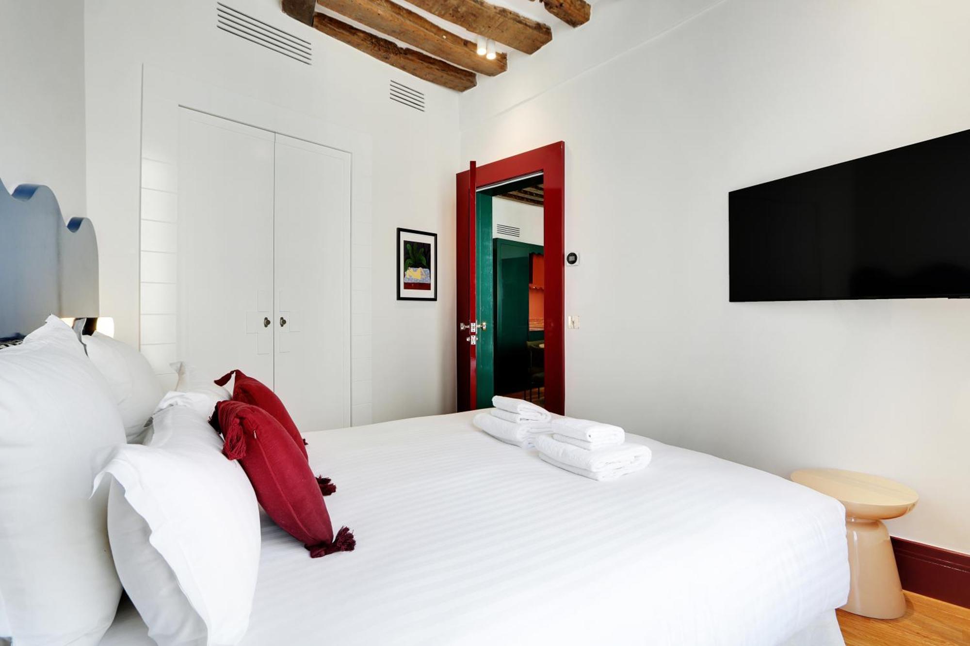 Collection Serviced In Notre Dame - Rue Savoie Appartement Paris