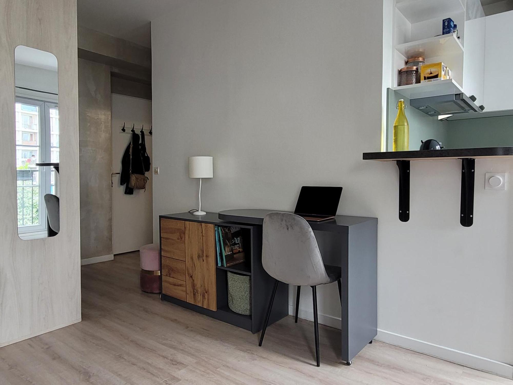 Studio Lumineux Avec Balcon Apartment *
