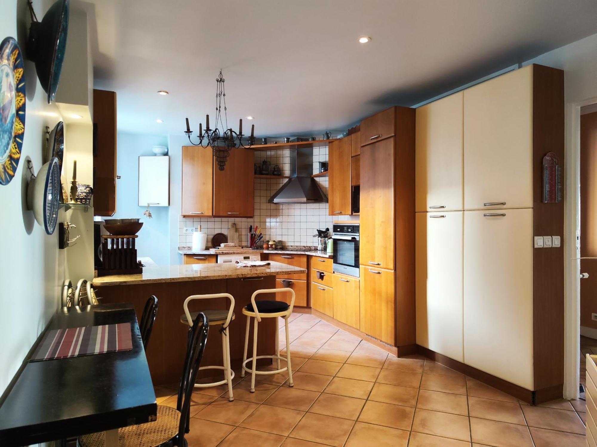 Appartement Rue Faustin Helie - 16 *