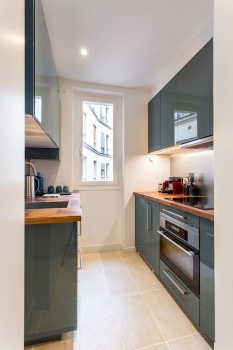 Apartment Montmartre Seveste Magnifique 2br Paris