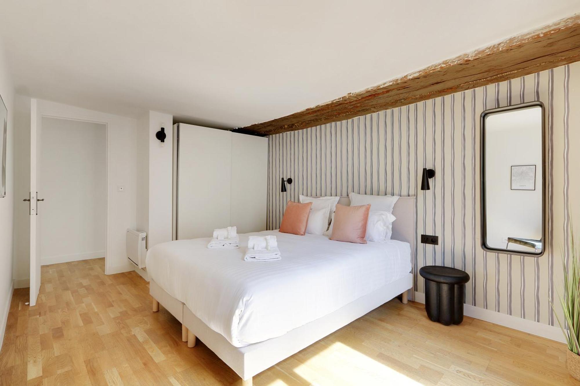 Apartment Pick A Flat's In Saint-martin - Rue Du Faubourg Saint-martin Paris