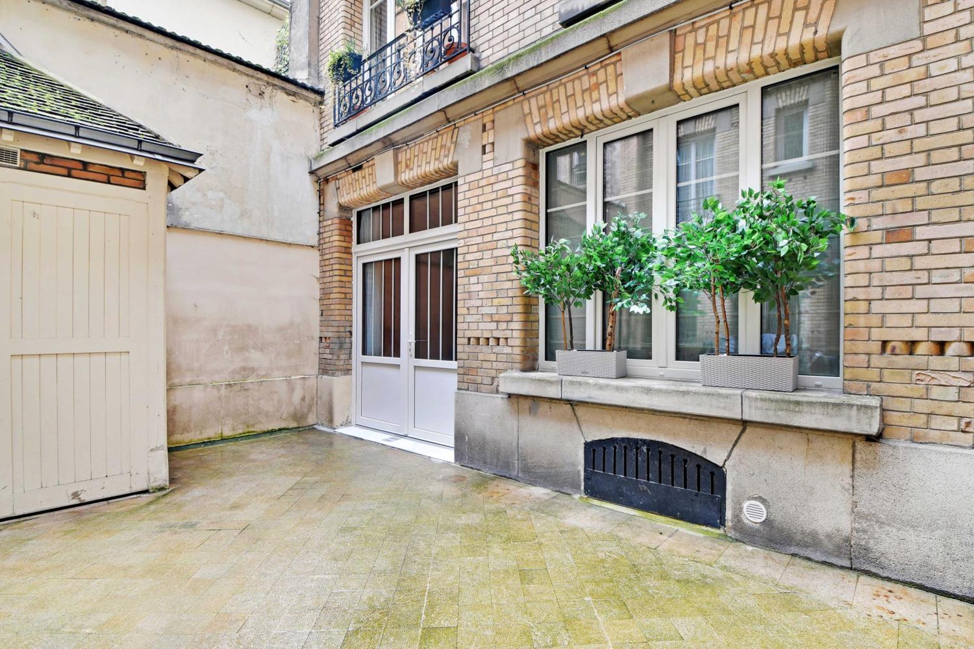 Elegant - 3br-7p - Moulin Rouge Paris