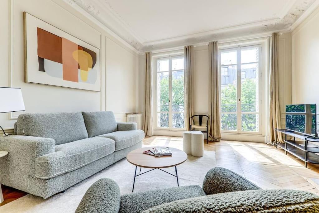 La Fleur Du Bosquet - Sumptuous- Eiffel Tower View Apartment