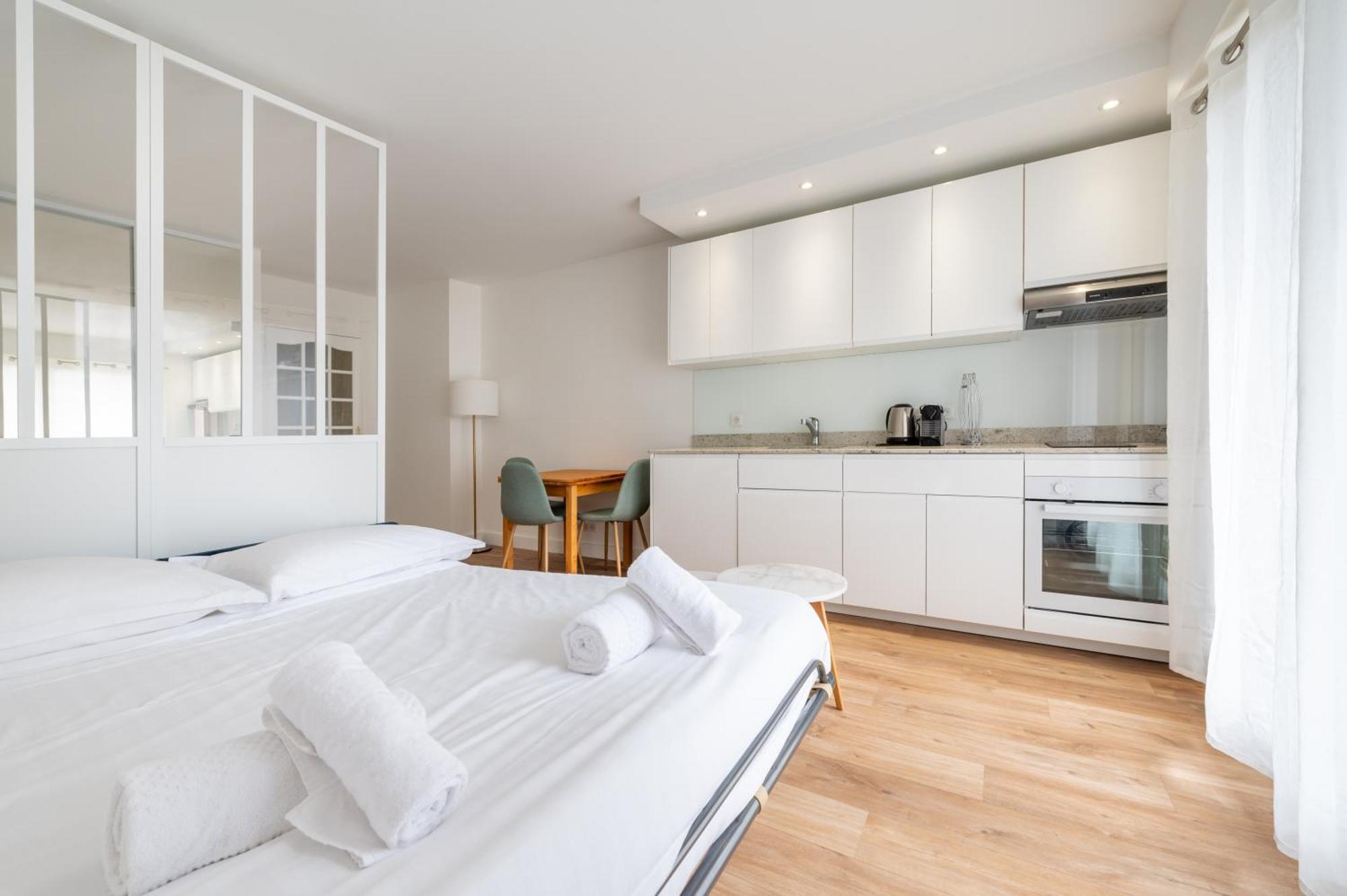 Stylish 1bd Flat With Patio Rue Des Petites Ecuries Apartamento *