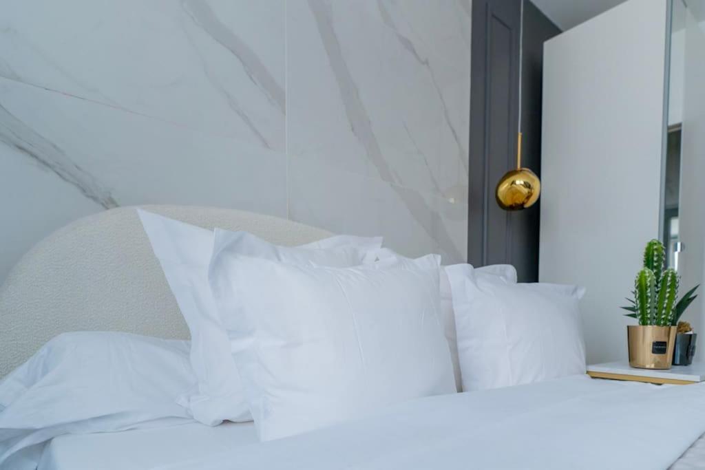 Luxurious With Stylish Design And Comfort - 104 * Paris