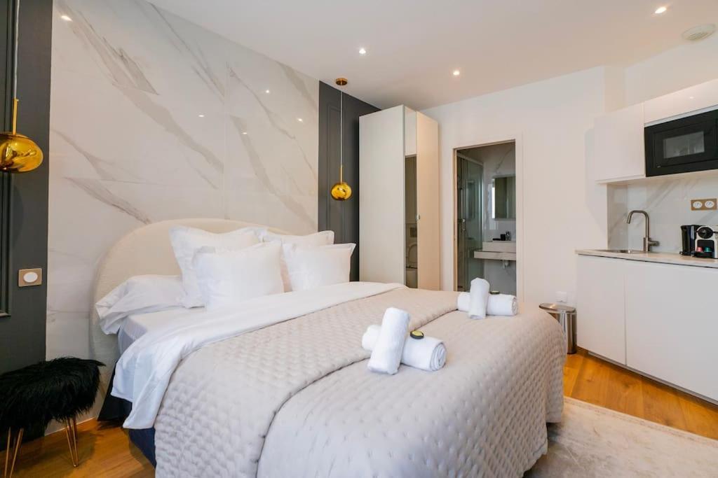 Apartment Luxurious With Stylish Design And Comfort - 104 Paris