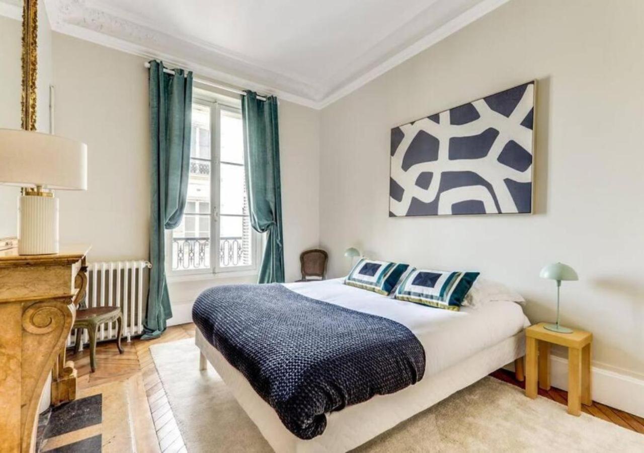 La Fleur Du Bosquet - Sumptuous- Eiffel Tower View Apartment