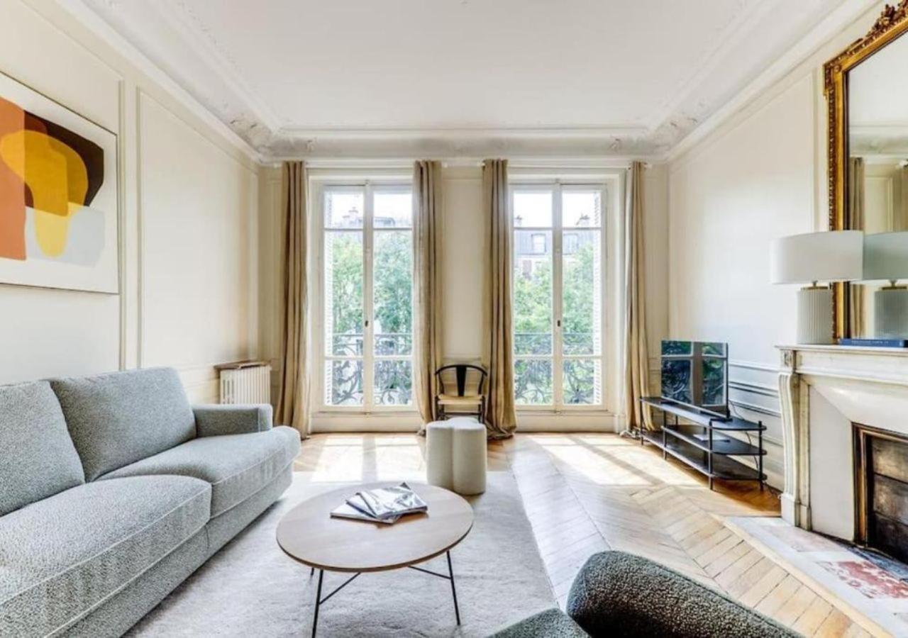 La Fleur Du Bosquet - Sumptuous- Eiffel Tower View Apartment *