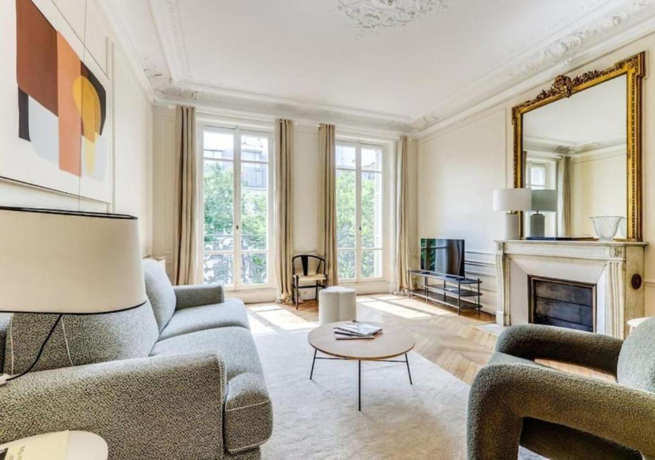 La Fleur Du Bosquet - Sumptuous- Eiffel Tower View Apartment