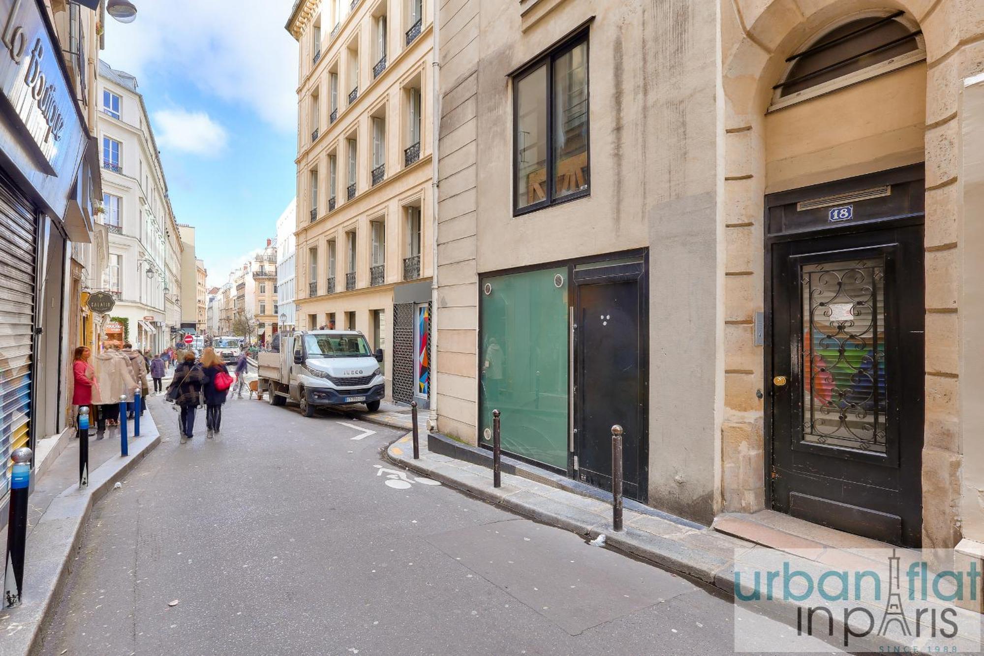 Urban Flat 31 - Charming Triplex In Apartment