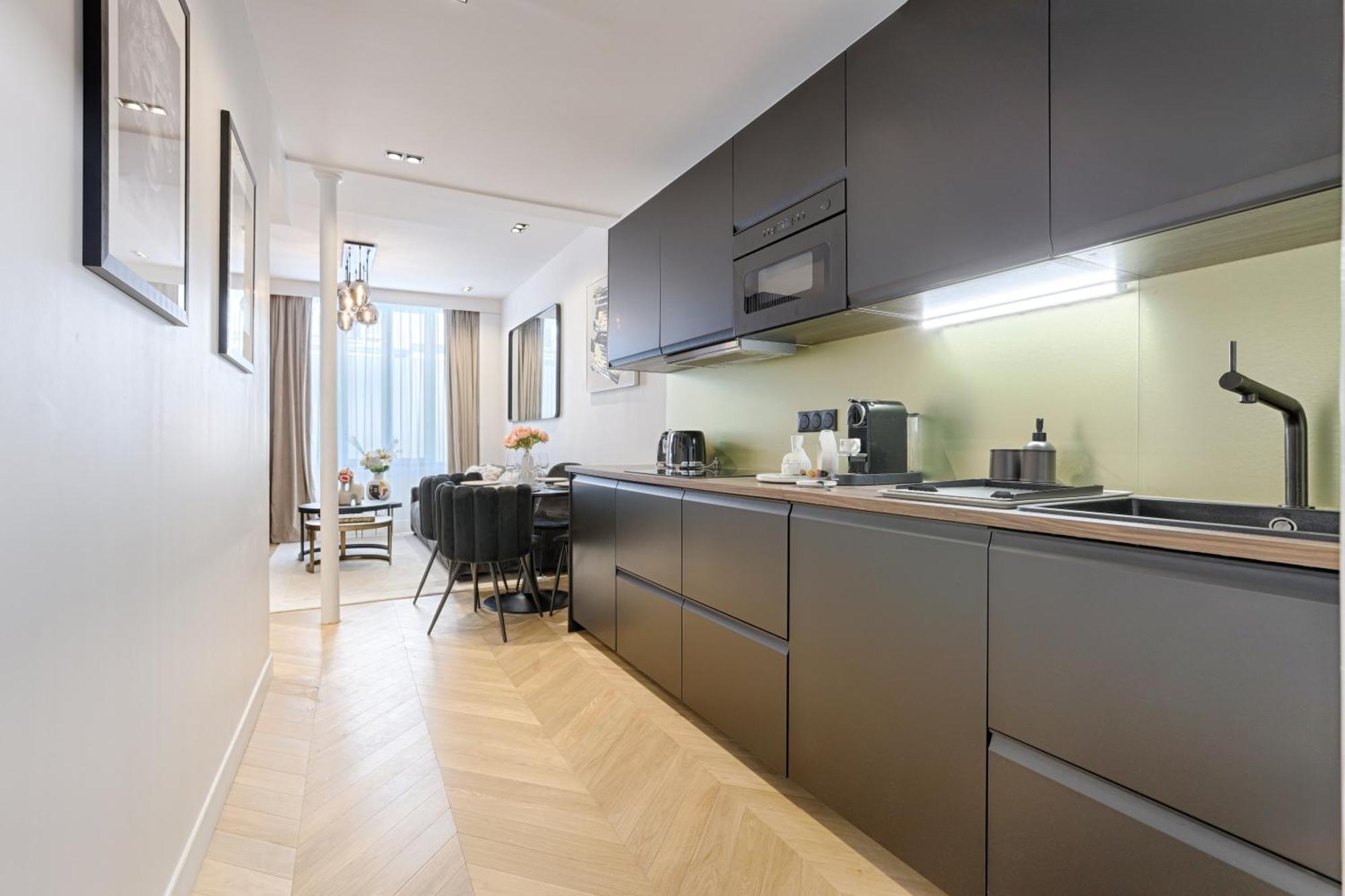 Stylish 2 Bedroom Near Montmartre Sacre Coeur