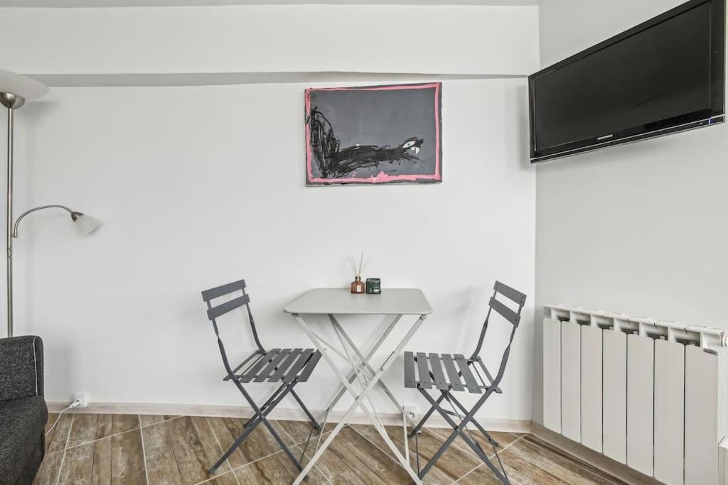 With Little Garden-terrace At Trocadero Apartamento *