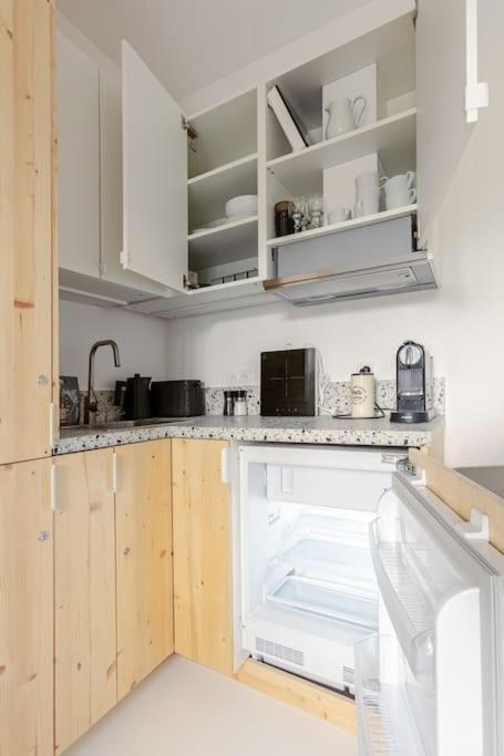 Apartment Charming Ideally Located In Paris, 9th *