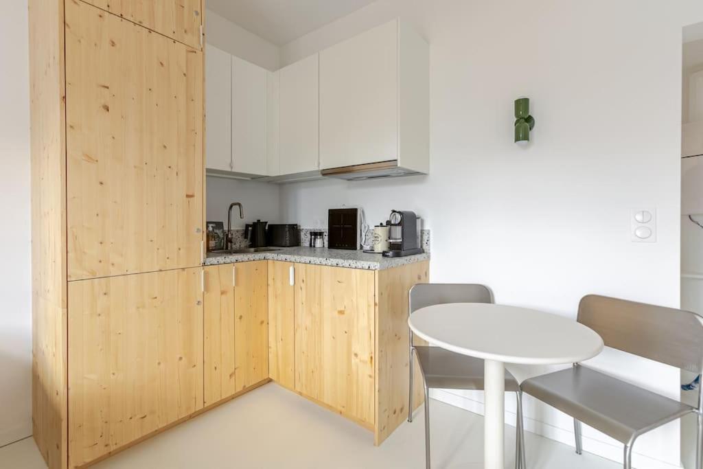 Charming Ideally Located In Paris, 9th * Paris